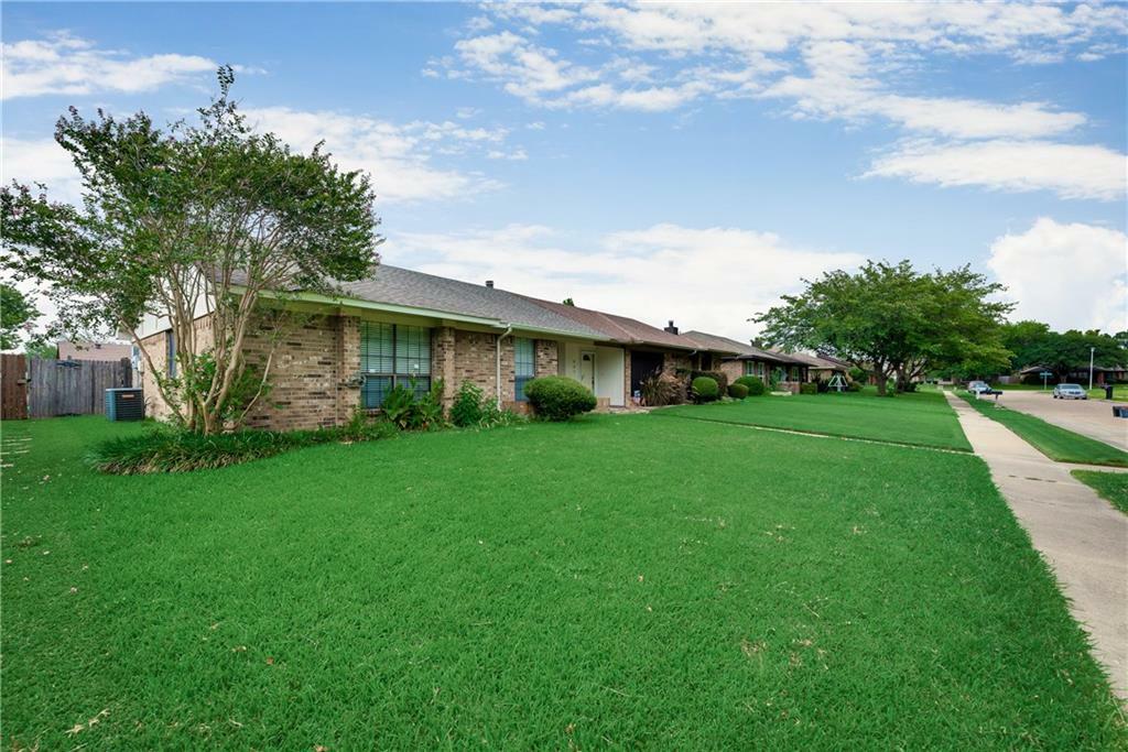Property Photo: 305 Shea Street TX 75040