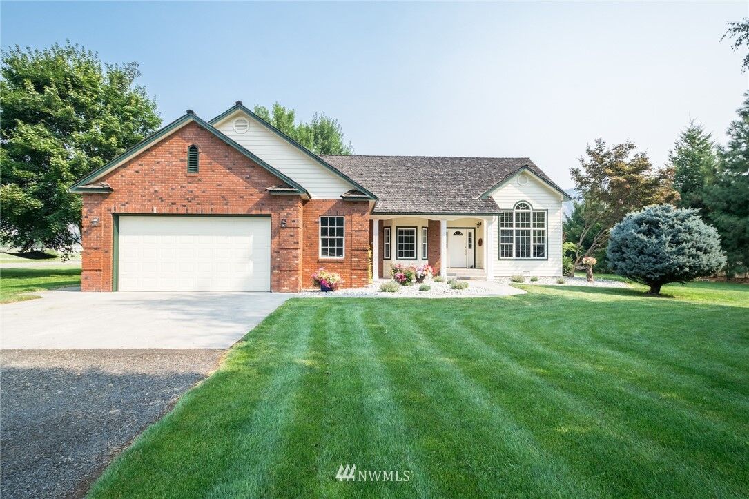 Property Photo:  5664 Airport Road  WA 98815 