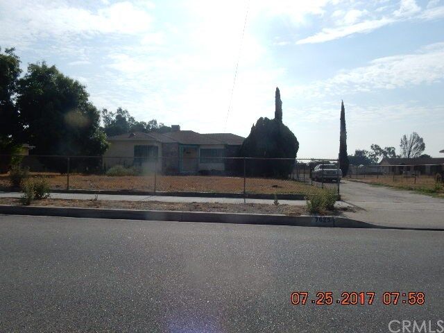 7625 Cypress Avenue  Fontana CA 92336 photo