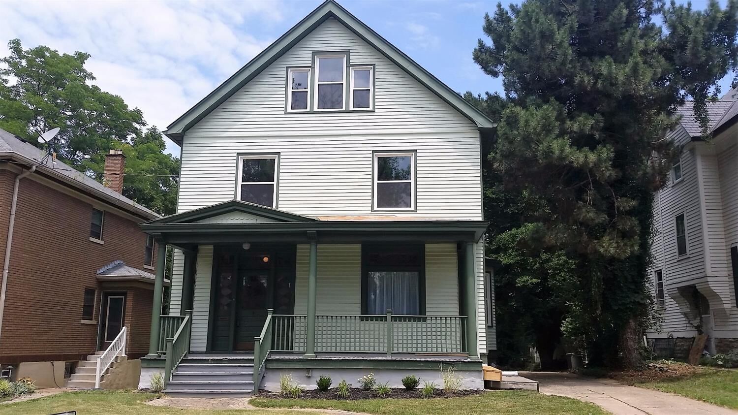 Property Photo:  2918 Urwiler Avenue  OH 45211 