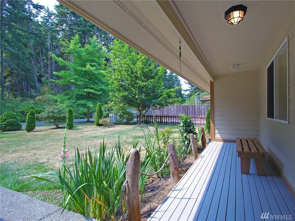 Property Photo:  2021 W 12th St  WA 98363 