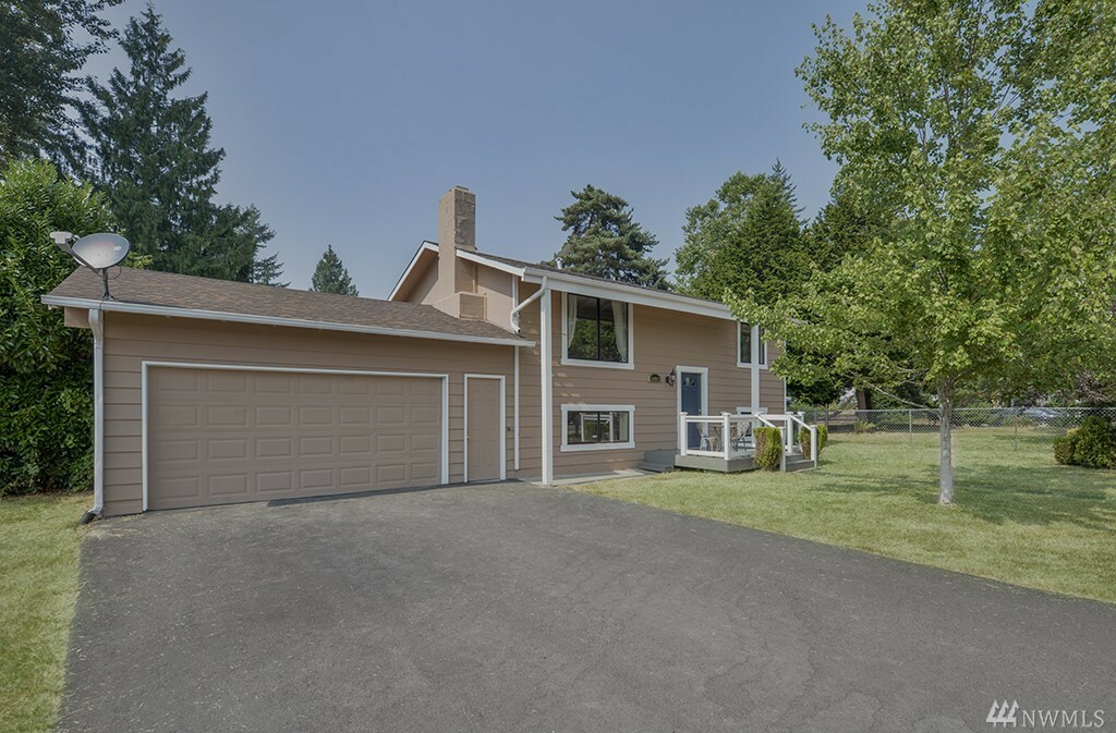 Property Photo:  14062 SE 195th Place  WA 98058 
