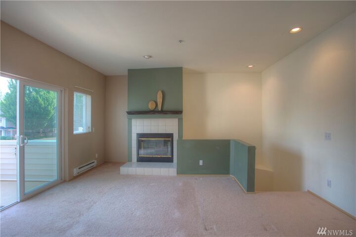 Property Photo: 5919 234th Place S 4-4 WA 98032