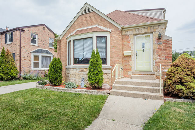 Property Photo:  1665 Spruce Avenue  IL 60018 