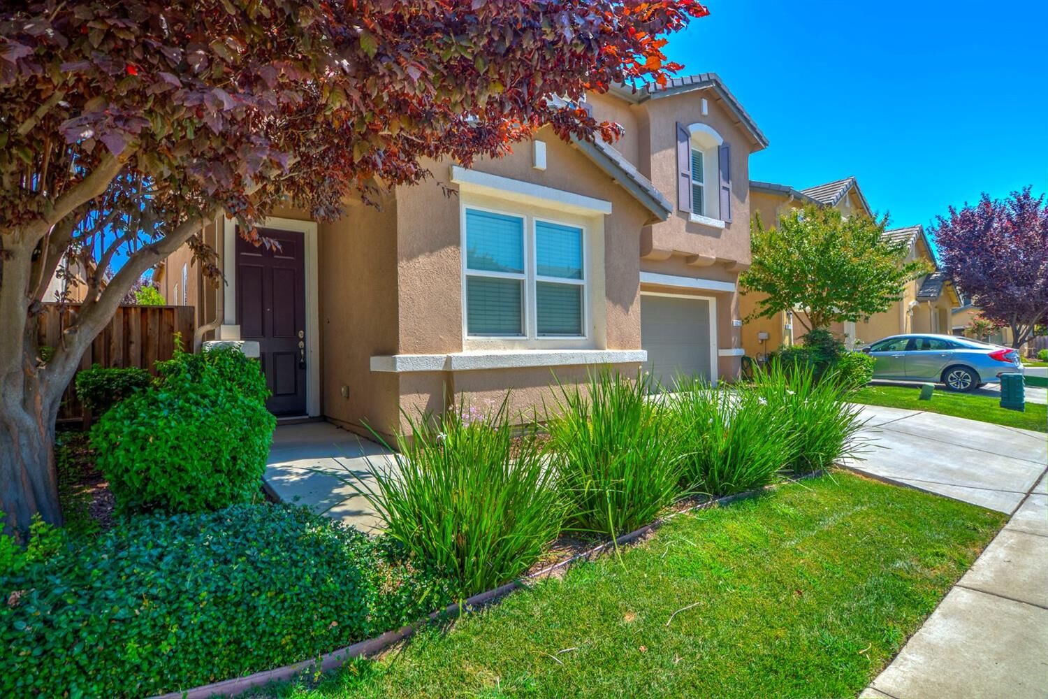 Property Photo: 5218 Noyack Way CA 95835