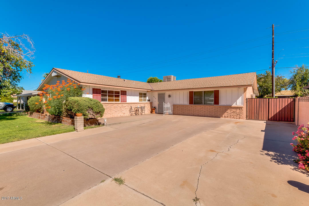 Property Photo:  2110 W Keim Drive  AZ 85015 