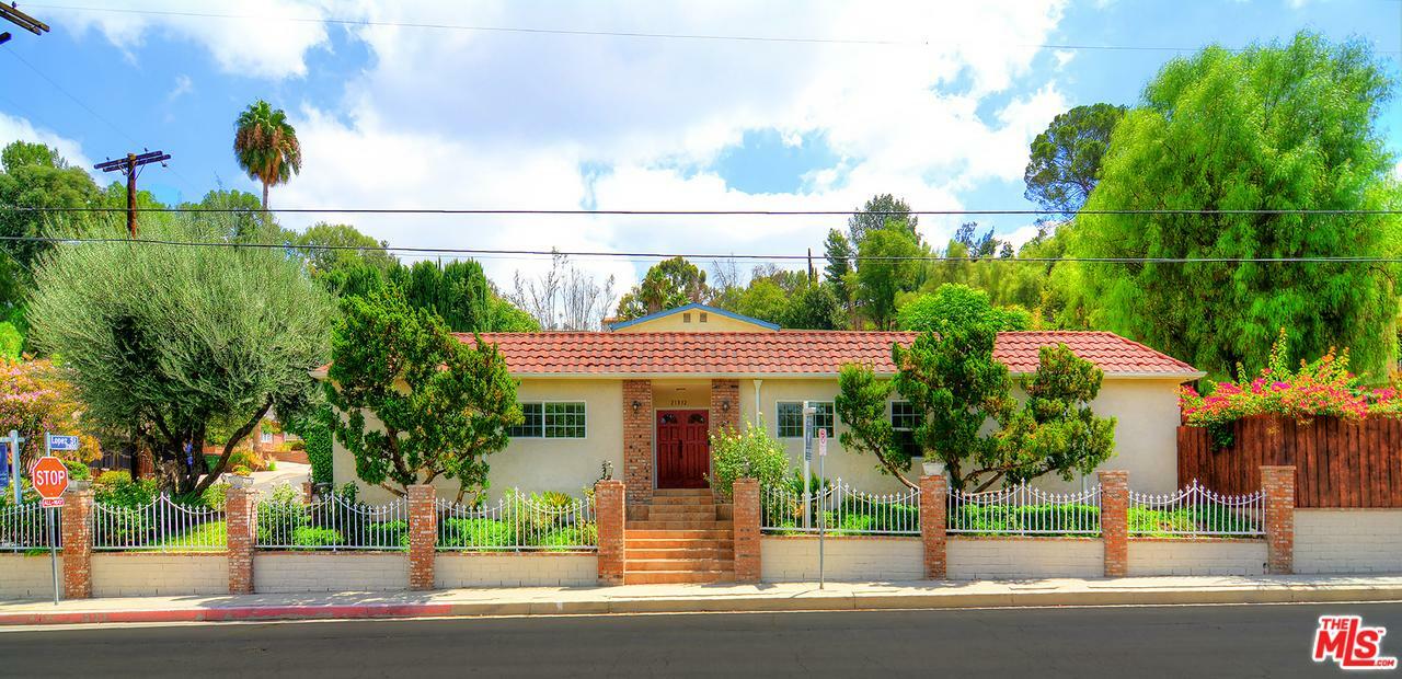 21832 Lopez St  Woodland Hills CA 91364 photo