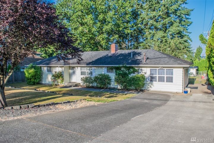 Property Photo: 1230 Pine Ave WA 98290