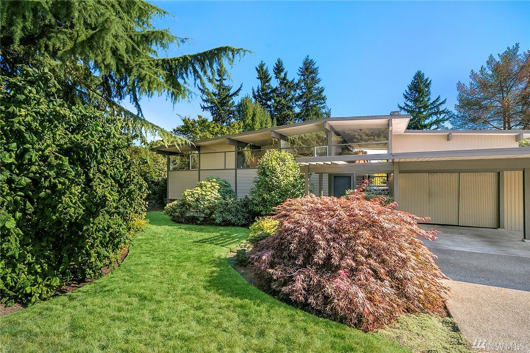 12411 SE 25th Place  Bellevue WA 98005 photo