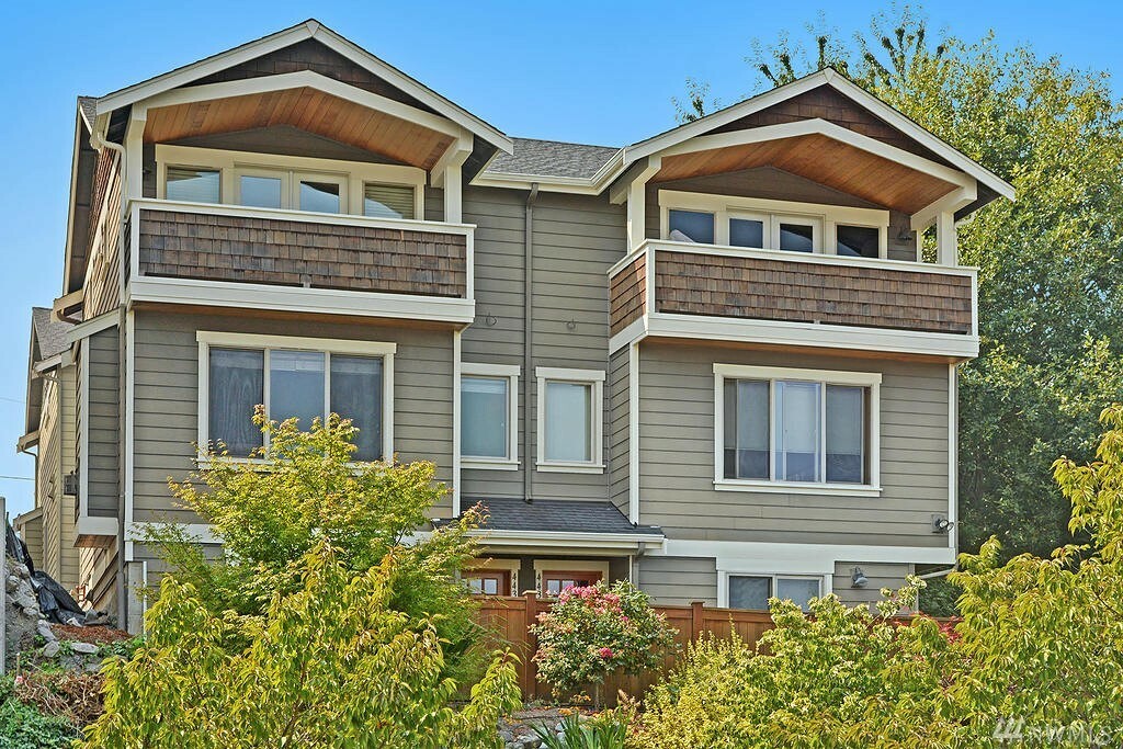 Property Photo:  4431 B 41st Ave SW B  WA 98116 