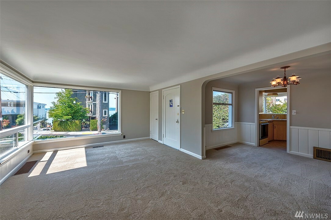 Property Photo:  3864 Beach Dr SW  WA 98116 