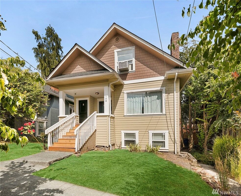 Property Photo:  108 NE 43rd St  WA 98105 