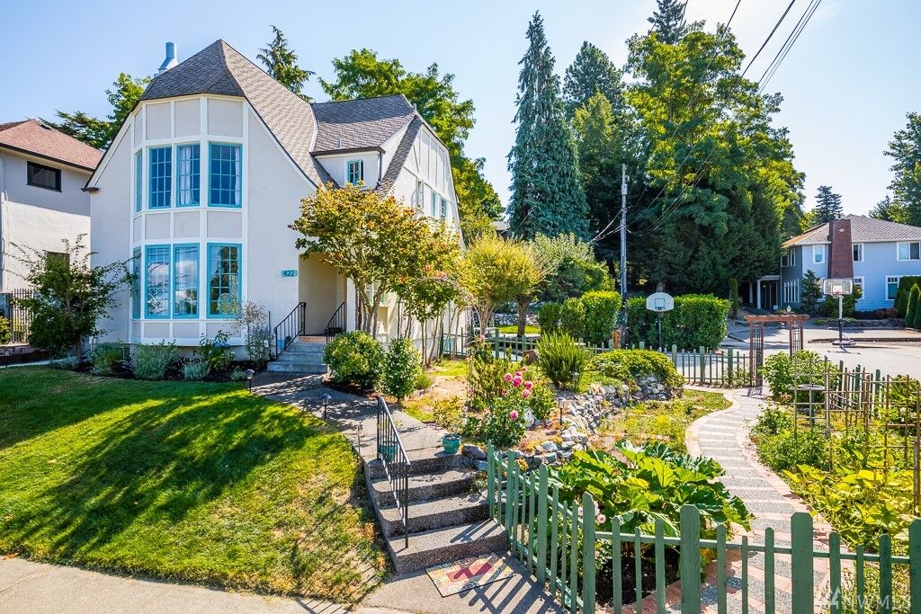 Property Photo:  422 N 11th Street  WA 98403 