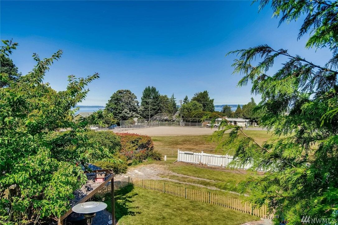 House for sale in Edmonds 1034 A Ave S, Edmonds, WA 98020