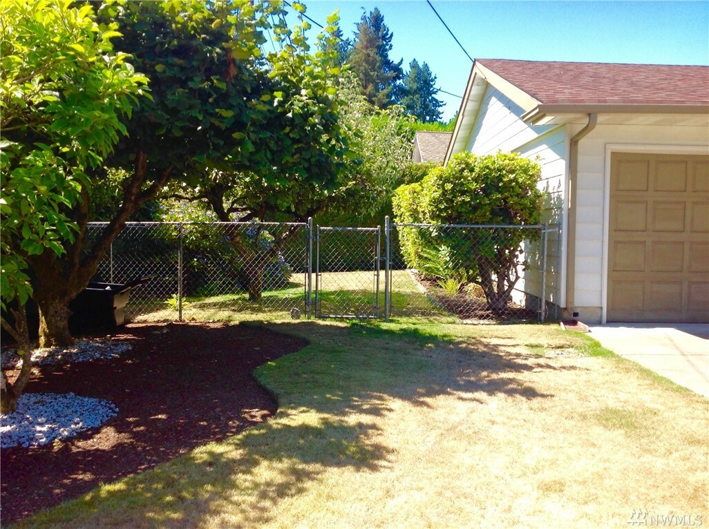 Property Photo:  4716 79th Av Ct W  WA 98466 