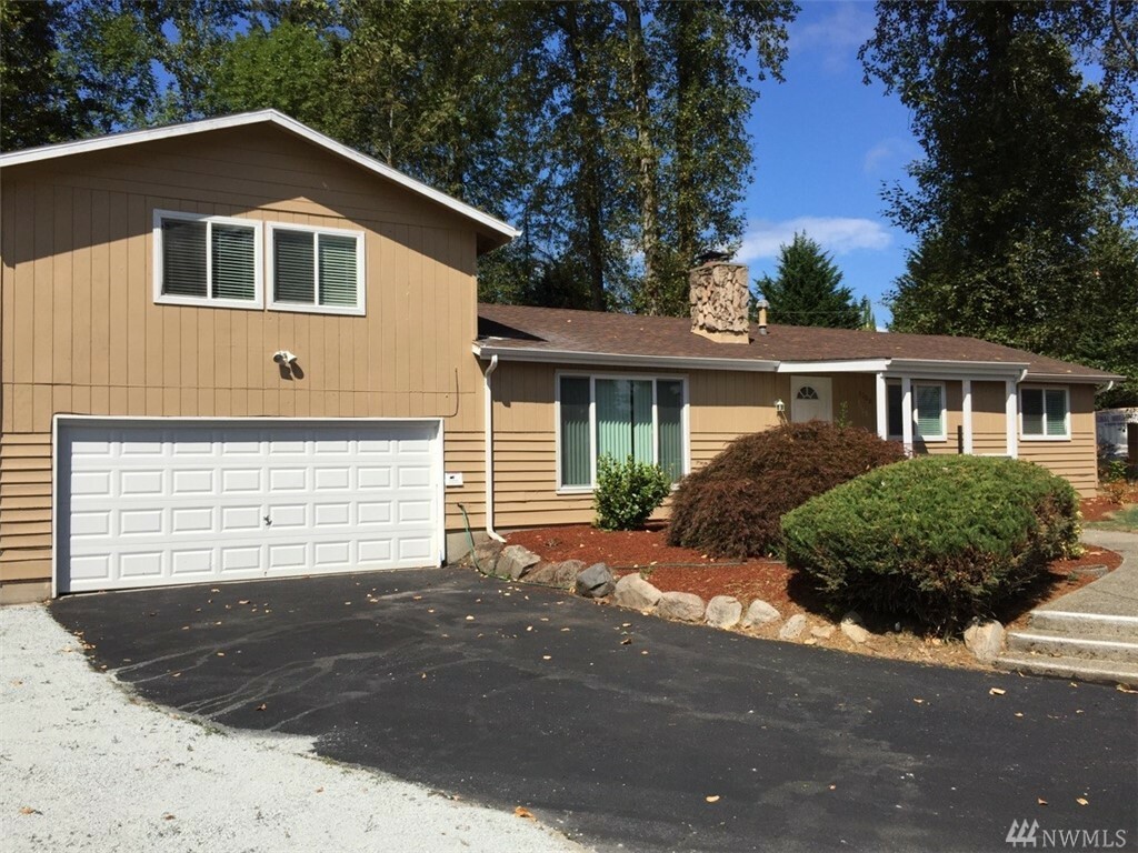 Property Photo: 3108 S 268th Place WA 98032