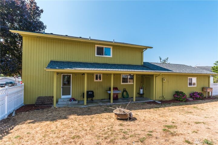 Property Photo:  2192 Heritage Wy  WA 98277 