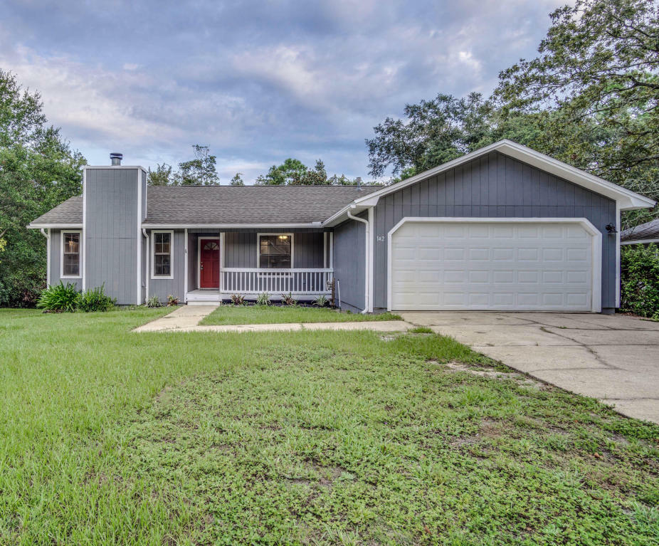 Property Photo:  142 Meadow Woods Lane  FL 32578 