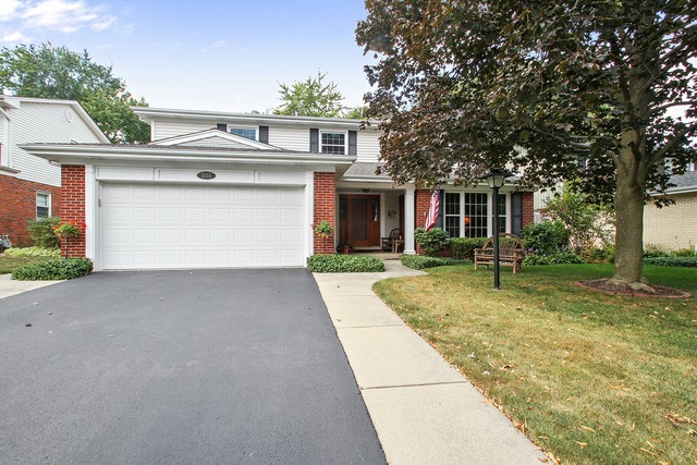 Property Photo:  1014 Meadowlark Lane  IL 60025 