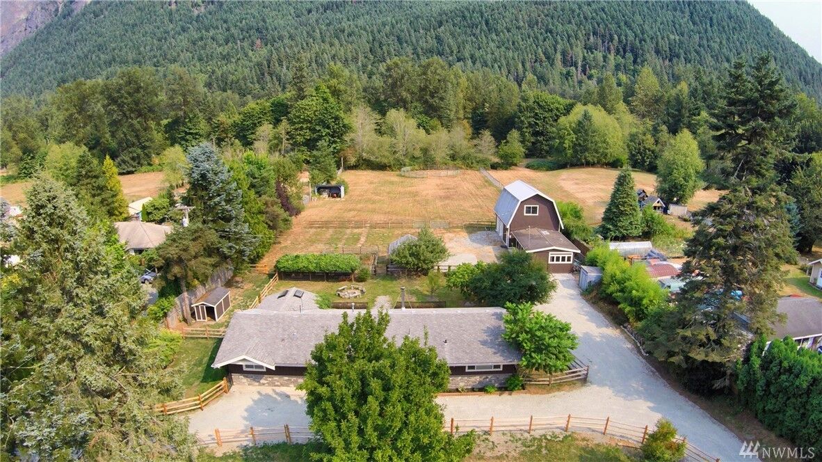 Property Photo:  10606  428th Avenue SE  WA 98045 