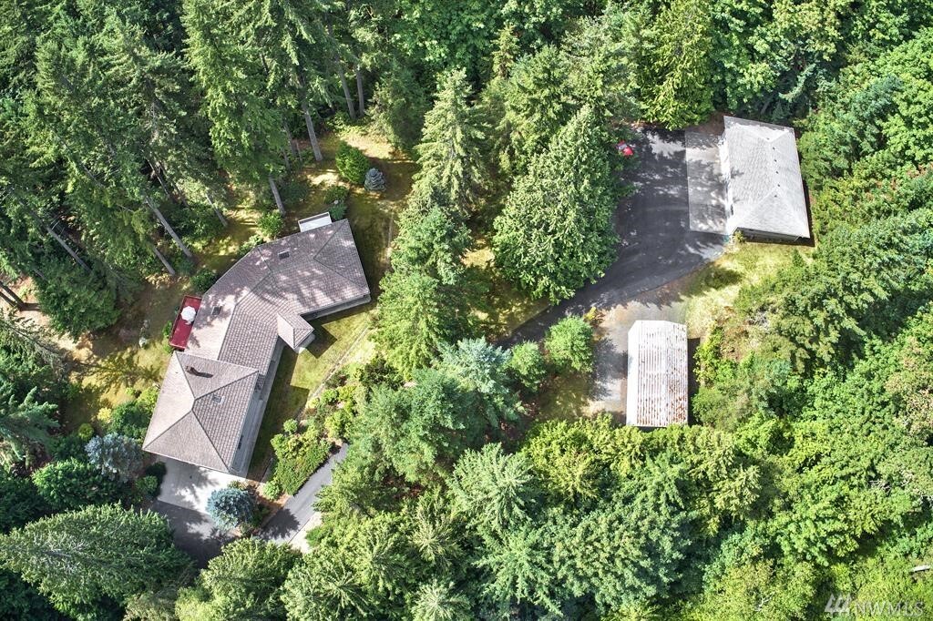 Property Photo: 19422 SE 118th St WA 98027