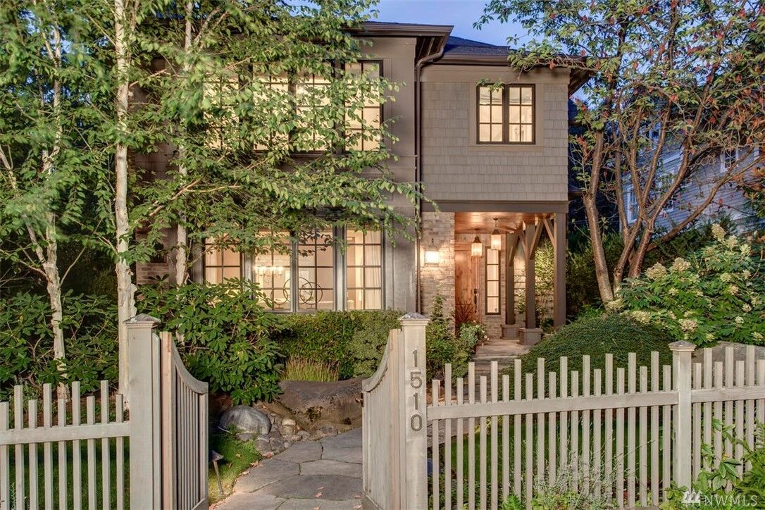 Property Photo:  1510 37th Ave E  WA 98112 