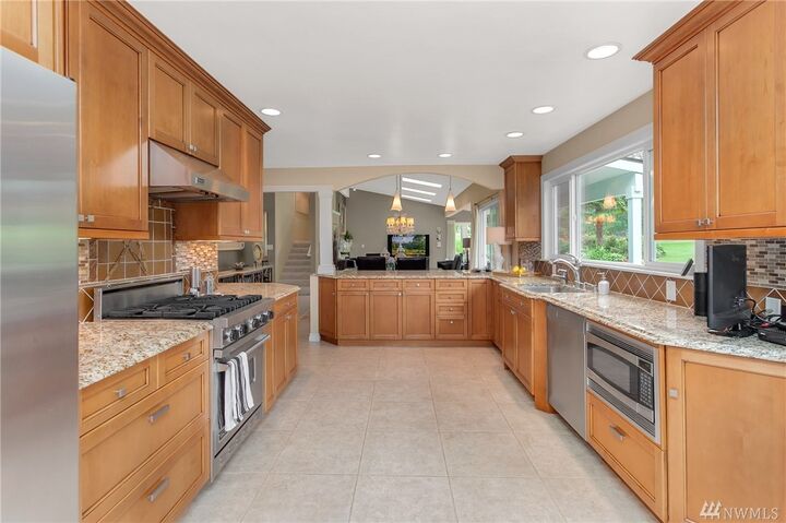 Property Photo:  16307 Inglewood Lane NE  WA 98028 