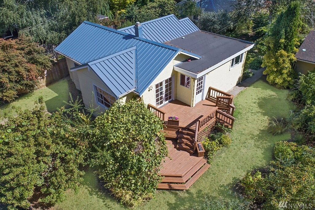 Property Photo: 12237 1st Ave NE WA 98125