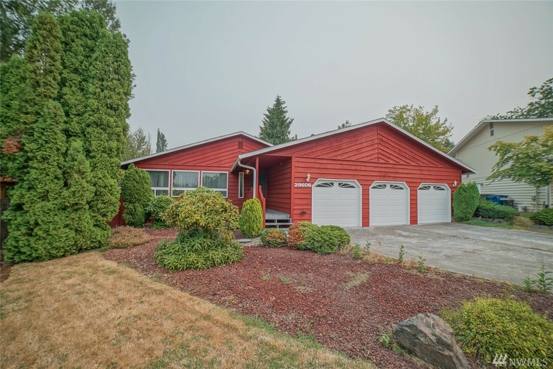 Property Photo: 29606 39th Place S WA 98001