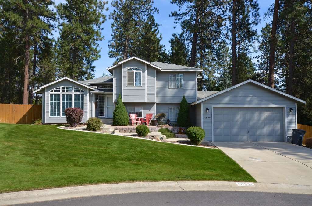 Property Photo:  16920 N Woodcrest Ct  WA 99005 