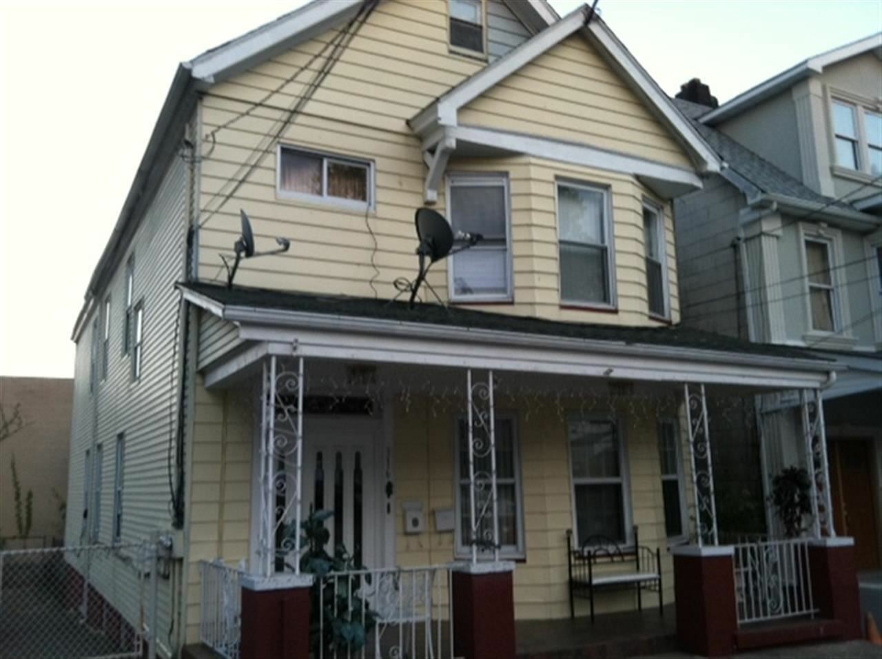 Property Photo:  316 Devon St  NJ 07032-2612 