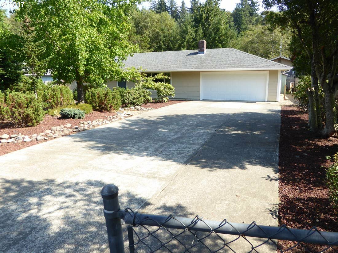 Property Photo:  3130 Munsel Lake Rd  OR 97439 