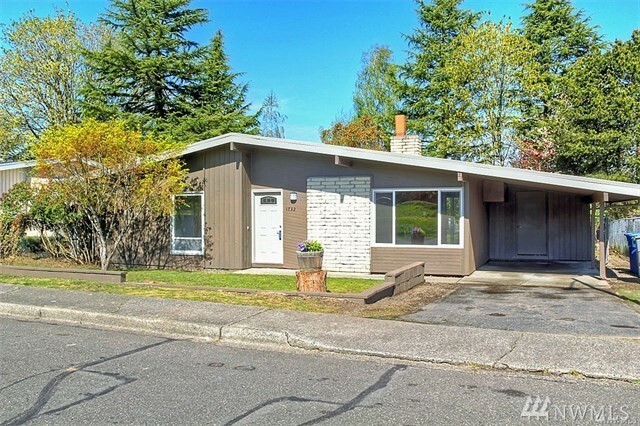 Property Photo:  1732 Beacon Wy SE  WA 98058 