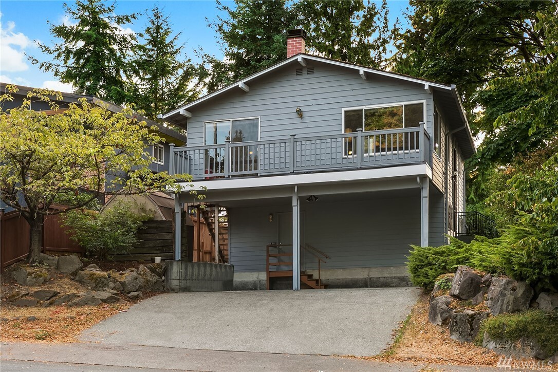 Property Photo: 10317 Roosevelt Wy NE WA 98125