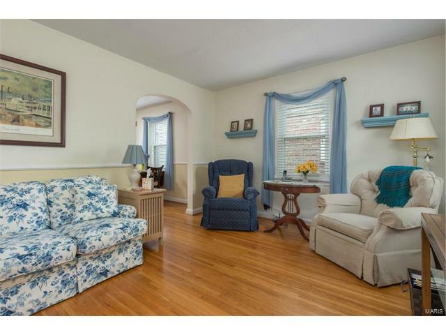 Property Photo: 7137 Holly Hills Avenue MO 63123