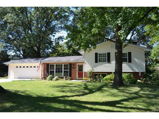 Property Photo: 1415 Ridgefield Drive 63131
