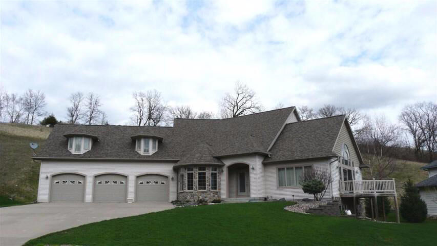 Property Photo:  916 Tahoe Dr  WI 54650 