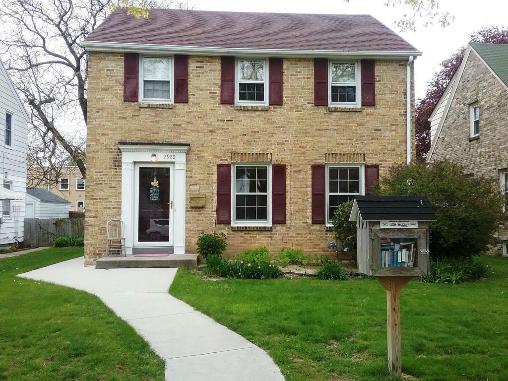 Property Photo:  2920 N 77th St  WI 53222 