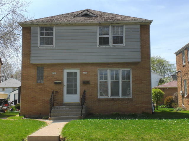 Property Photo: 2759 S 47th St 2761 WI 53219-3216