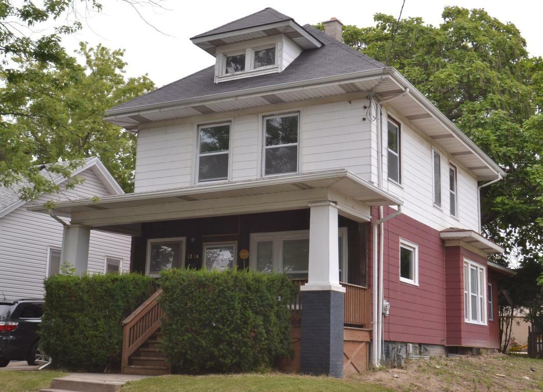 Property Photo:  1318 Prospect St  WI 53404 