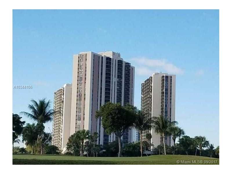 Property Photo:  20335 W Country Club Dr 1904  FL 33180 