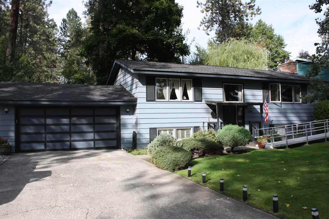 Property Photo:  704 W Rolland Ave  WA 99218 