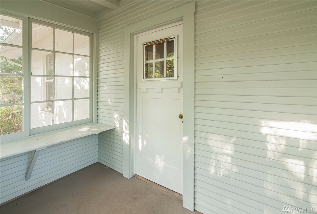 Property Photo:  2533 James St  WA 98225 
