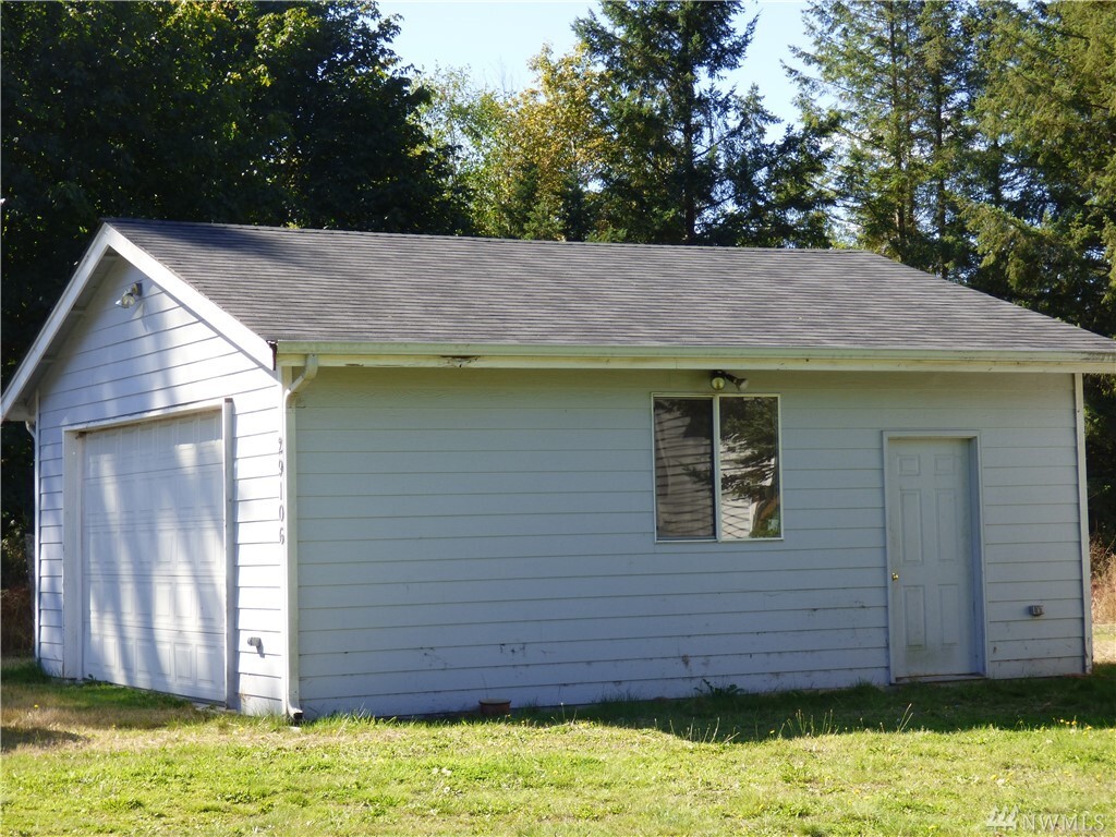 Property Photo: 29106 Meridian Ave E WA 98338