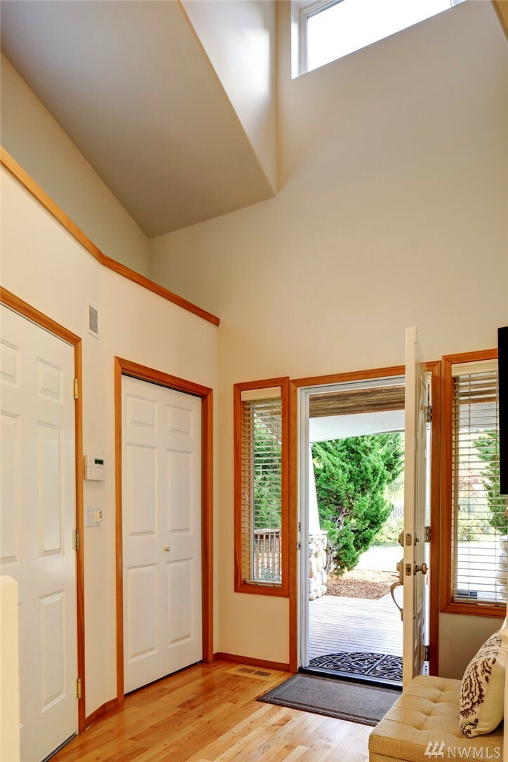 Property Photo: 9611 37th Ave SW WA 98126