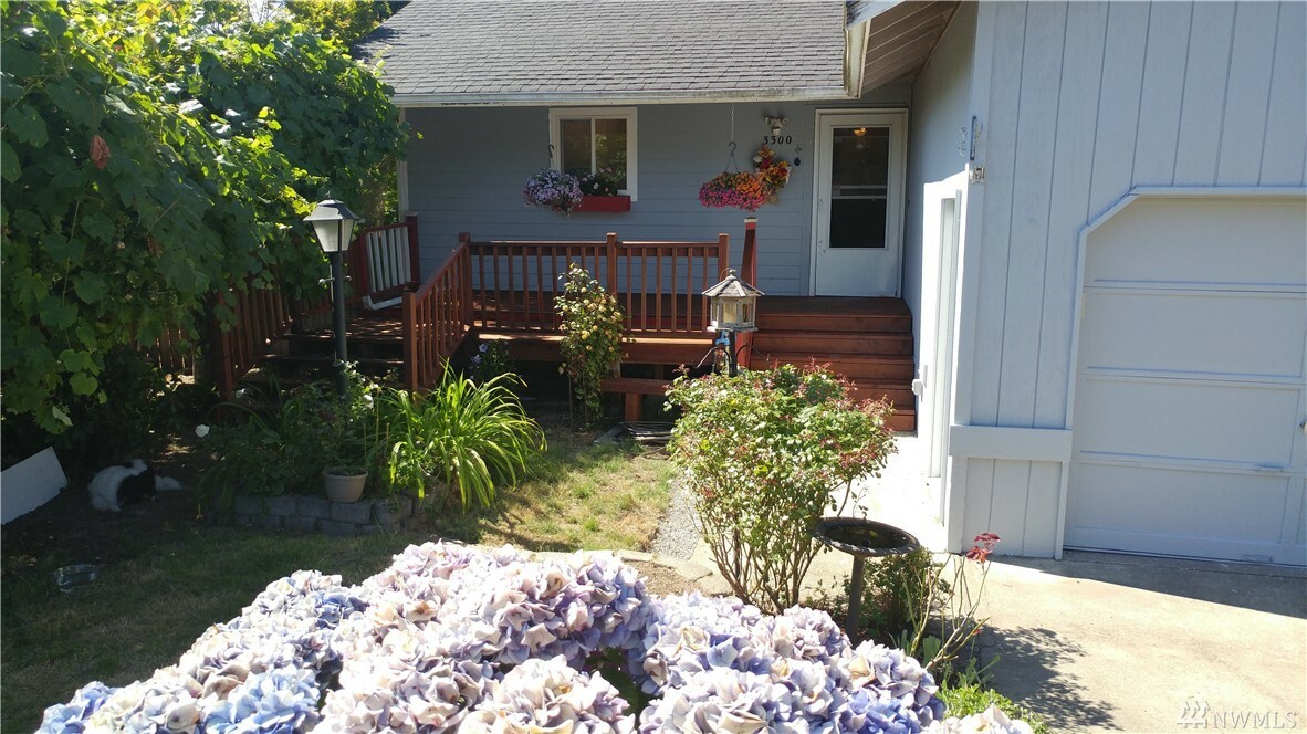 Property Photo:  3300 Yorkshire Ct SE  WA 98366 