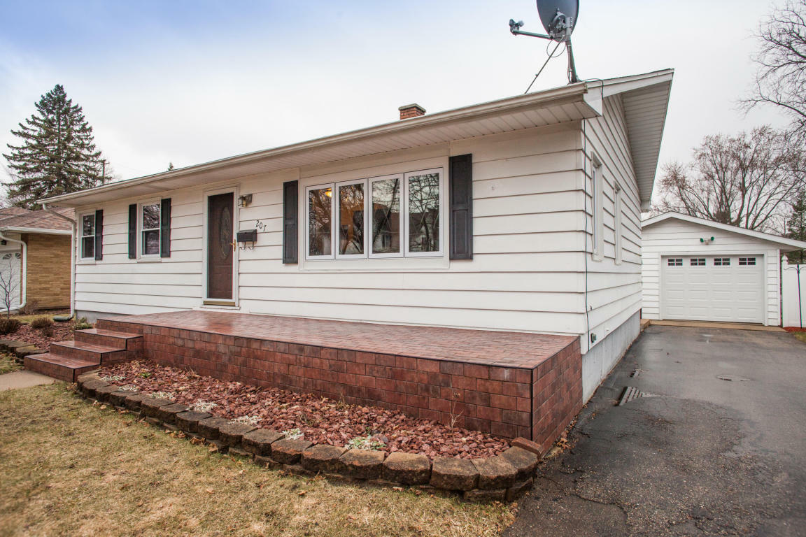 Property Photo:  207 Jackson St  WI 53538 