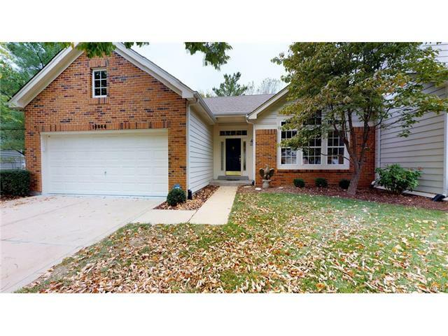 16864 Chesterfield Bluffs Circle  Chesterfield  63005 photo