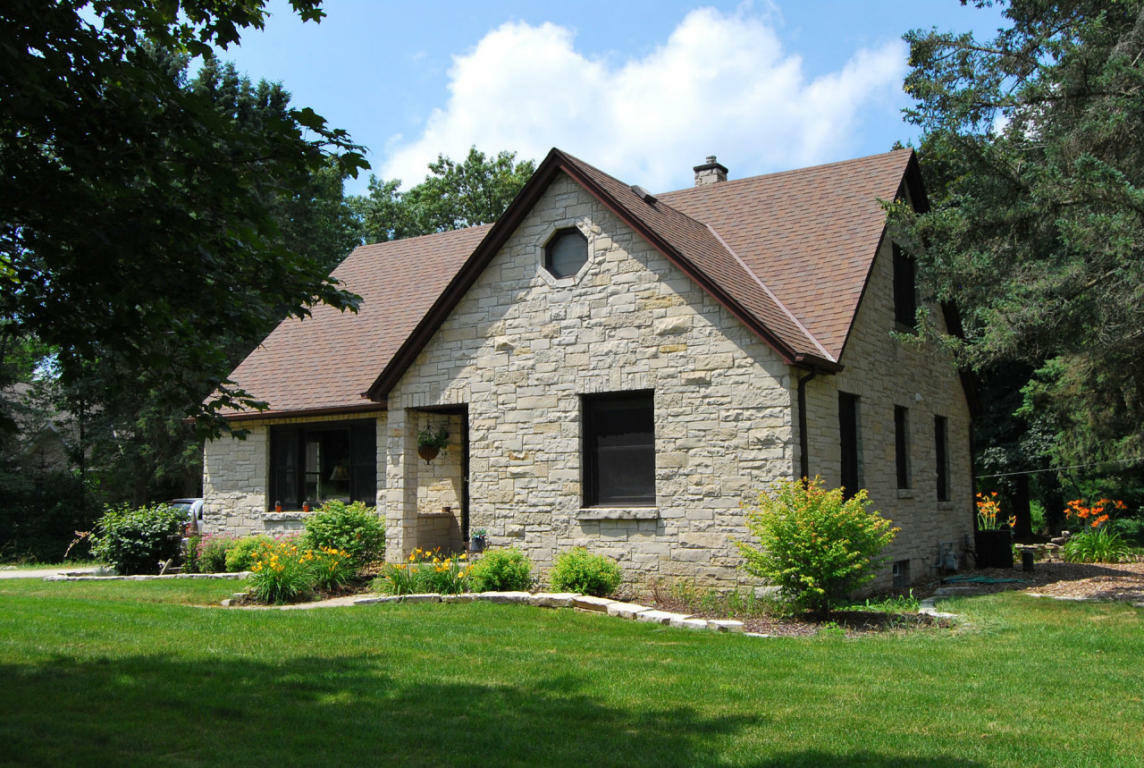 Property Photo: 599 Green Bay Rd WI 53012