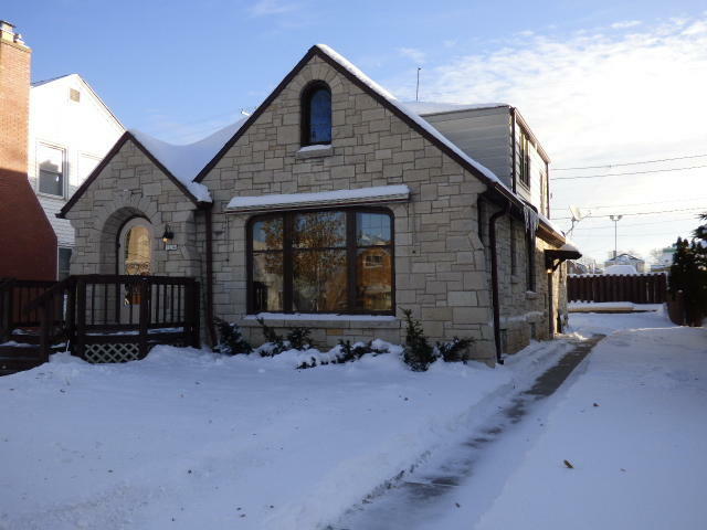 Property Photo:  3136 S 28th St  WI 53215 